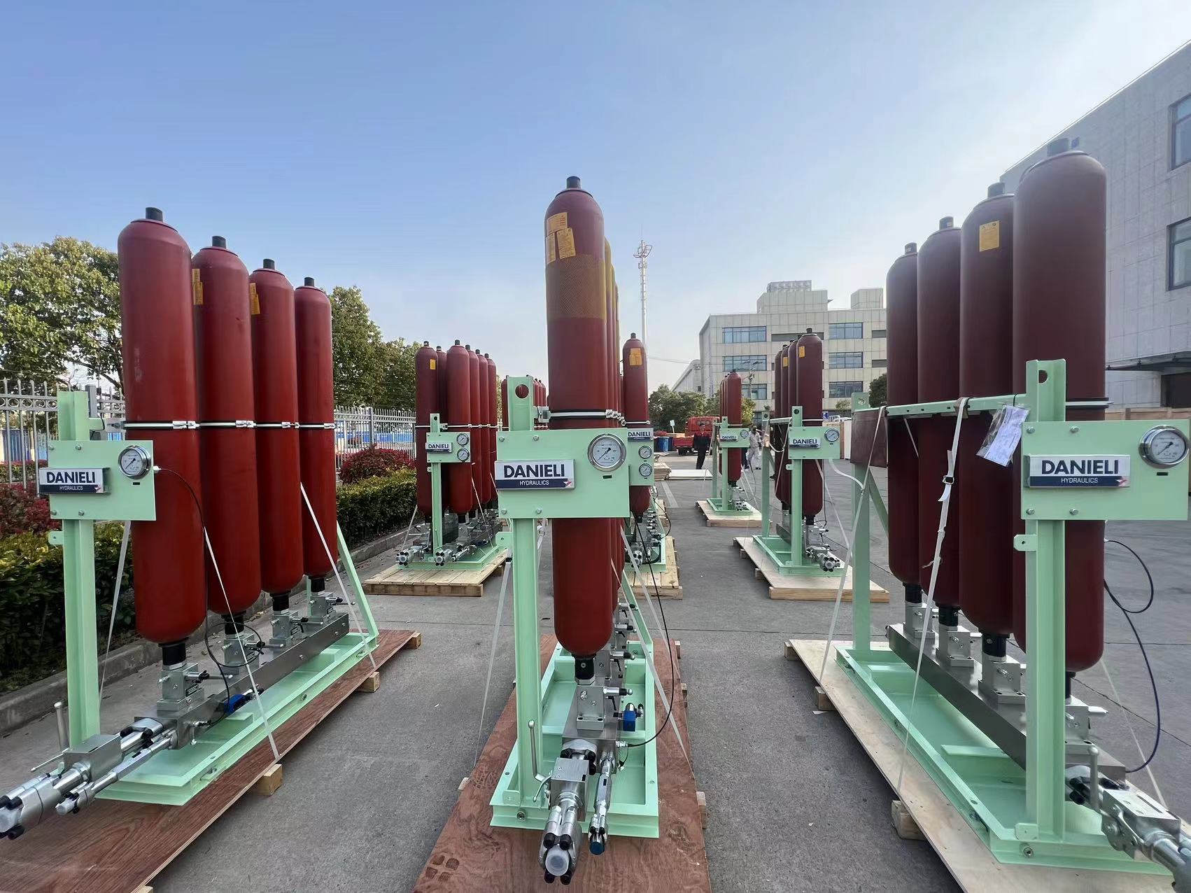 Metallurgical hydraulic system